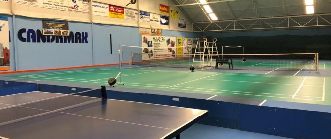 Badminton a stolní tenis